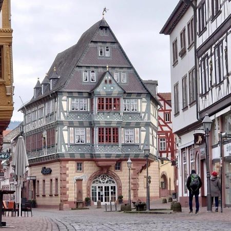 Hotel Zum Riesen - Aelteste Fuerstenherberge Deutschlands Мильтенберг Экстерьер фото