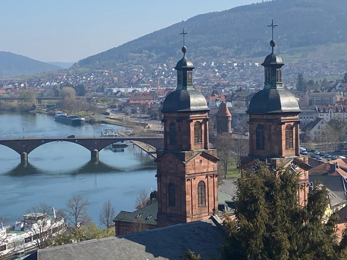 Hotel Zum Riesen - Aelteste Fuerstenherberge Deutschlands Мильтенберг Экстерьер фото