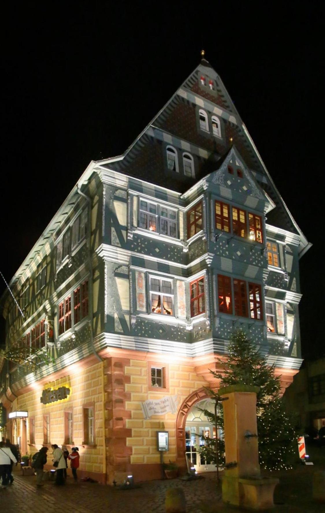 Hotel Zum Riesen - Aelteste Fuerstenherberge Deutschlands Мильтенберг Экстерьер фото