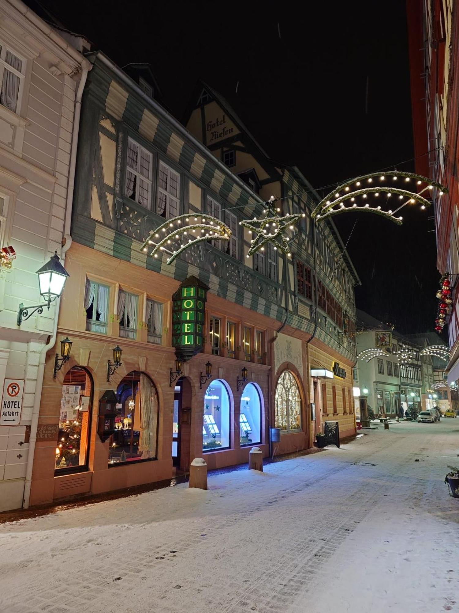 Hotel Zum Riesen - Aelteste Fuerstenherberge Deutschlands Мильтенберг Экстерьер фото
