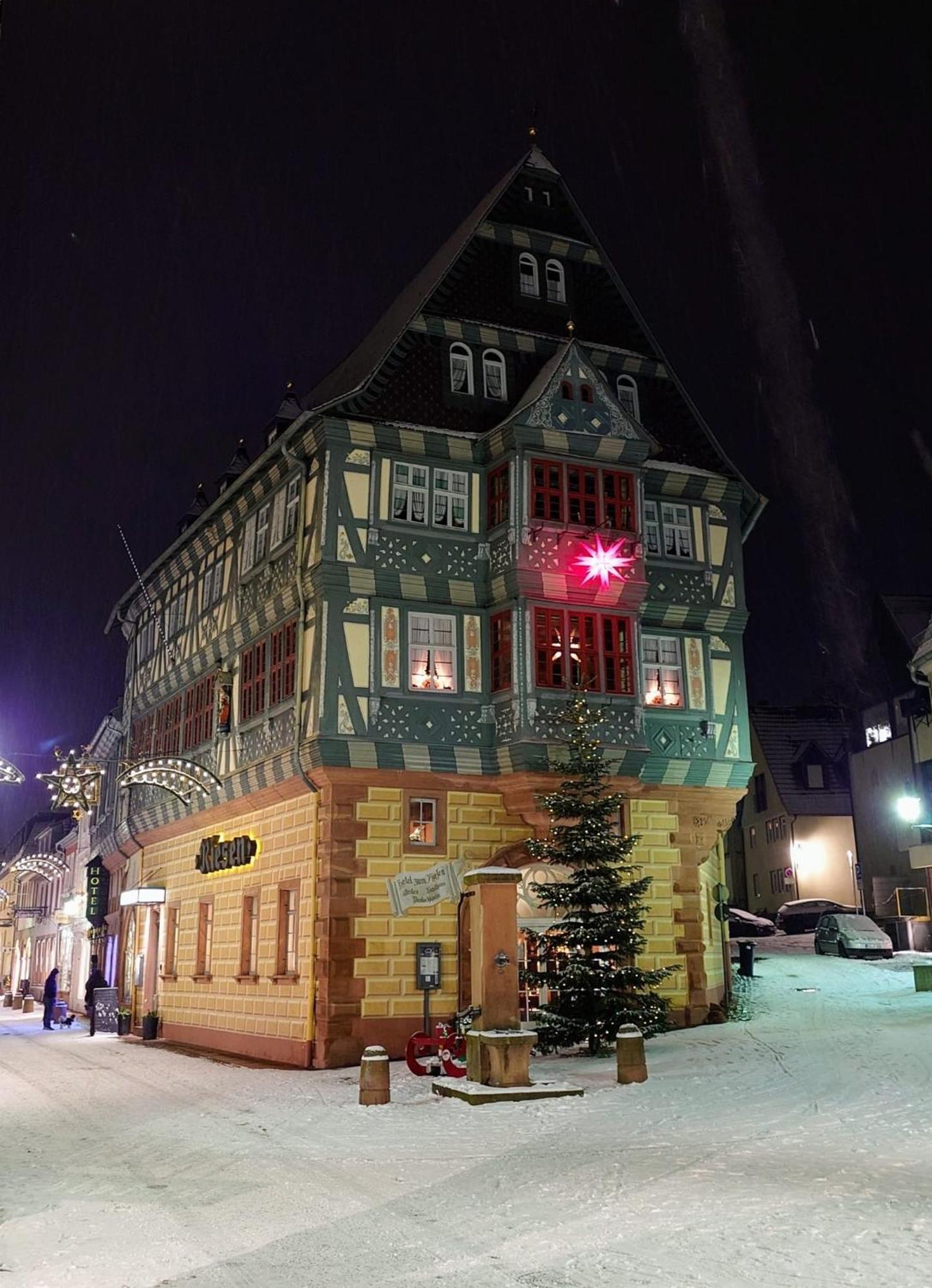 Hotel Zum Riesen - Aelteste Fuerstenherberge Deutschlands Мильтенберг Экстерьер фото