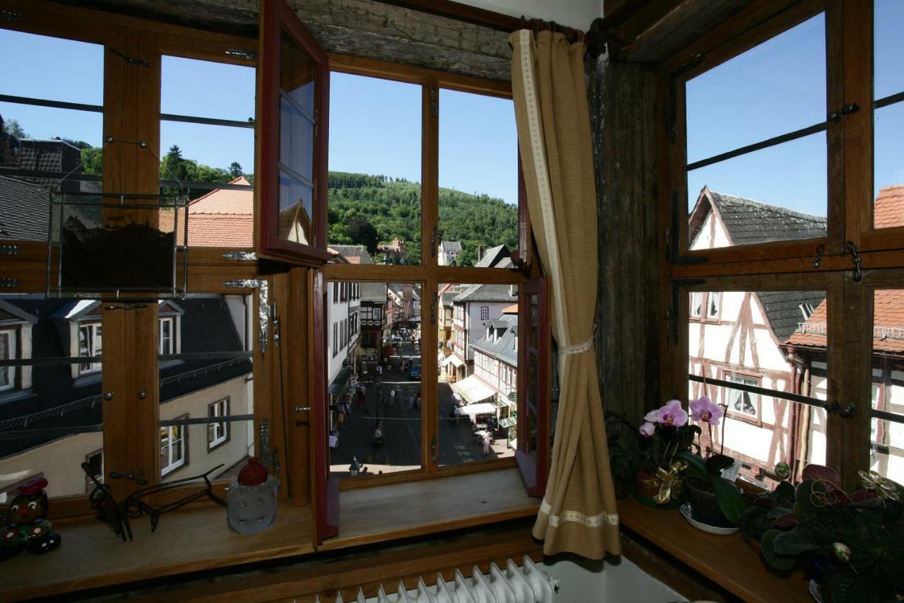 Hotel Zum Riesen - Aelteste Fuerstenherberge Deutschlands Мильтенберг Экстерьер фото