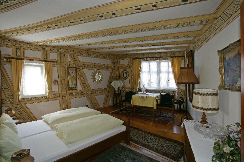 Hotel Zum Riesen - Aelteste Fuerstenherberge Deutschlands Мильтенберг Экстерьер фото